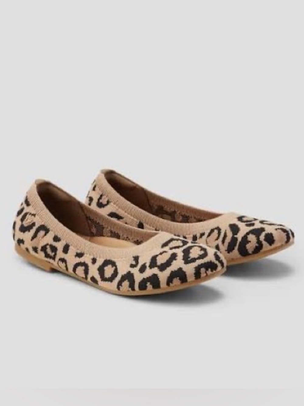 NEW Vivaia Claire Round Toe Ballet Flat
